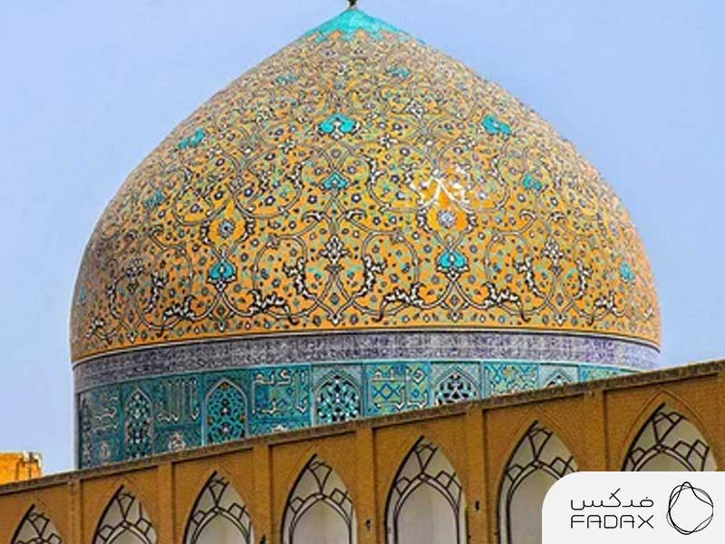 مسجد شیخ لطف‌الله: جواهری در میدان نقش جهان